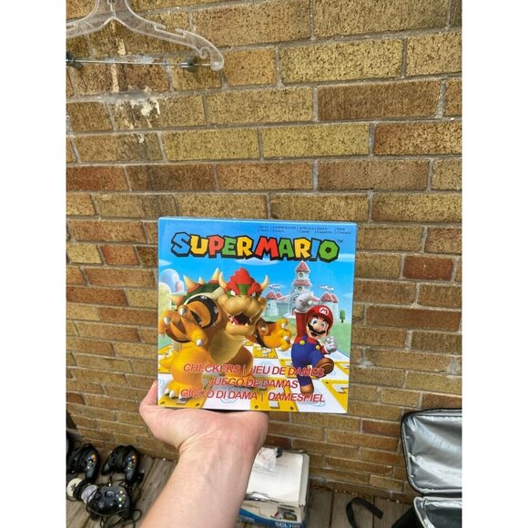 2019 Official Nintendo Super Mario Bros Checkers Children's Board Game New - Picture 3 of 3